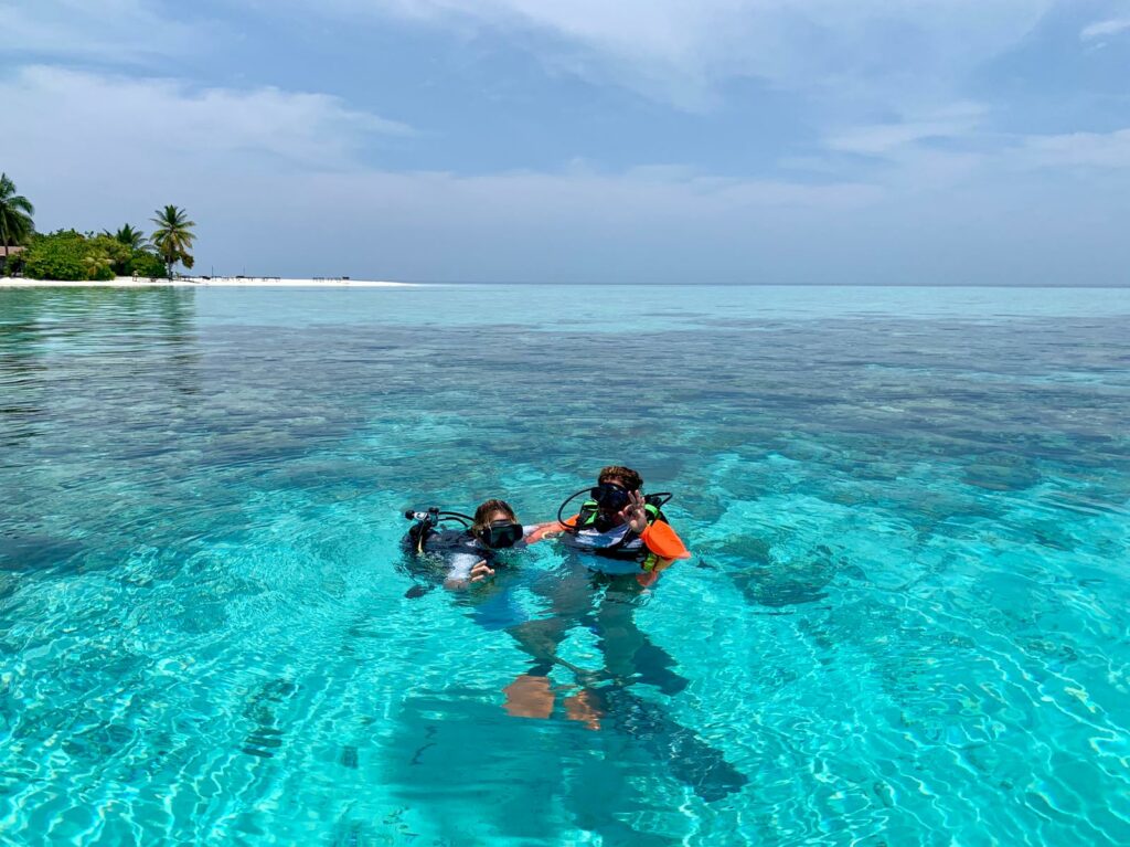 חופשת שחייה במלדיבים holiday swim camp maldives (16)