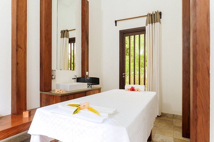 חופשת אימוני שחייה במדגסקר מלון Royal Beach Resort & Spa