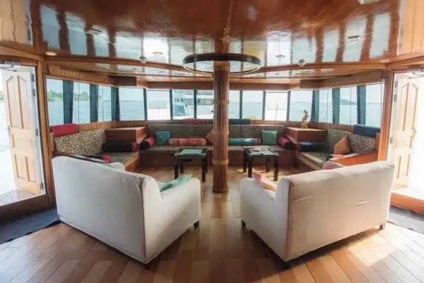 indoor-saloon