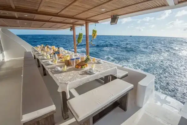 princess-dhonkamana-liveaboard-maldives-outdoordining
